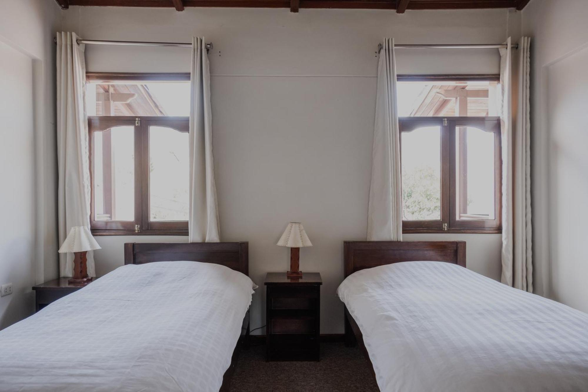 Hotel Santa Cruz Уарас Екстериор снимка
