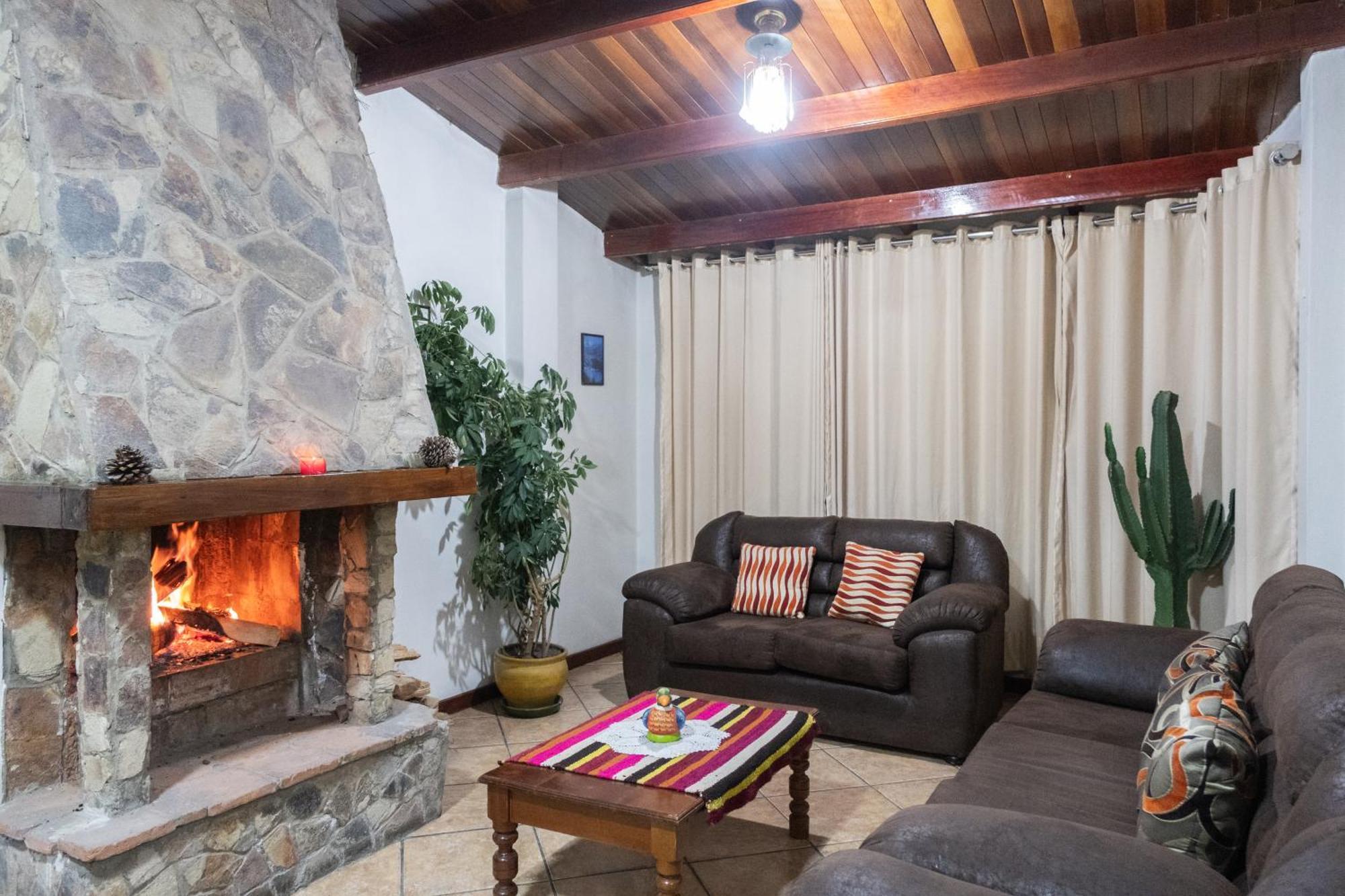 Hotel Santa Cruz Уарас Екстериор снимка