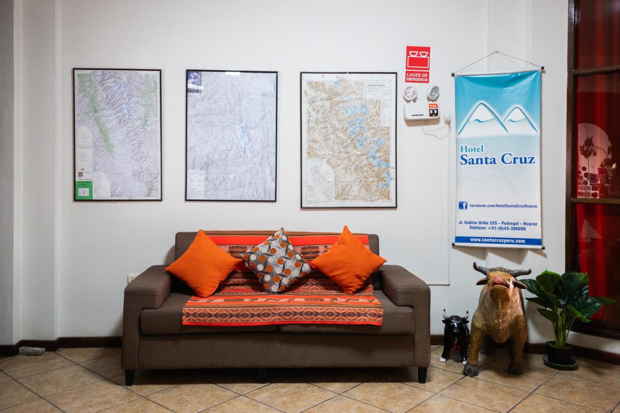 Hotel Santa Cruz Уарас Екстериор снимка
