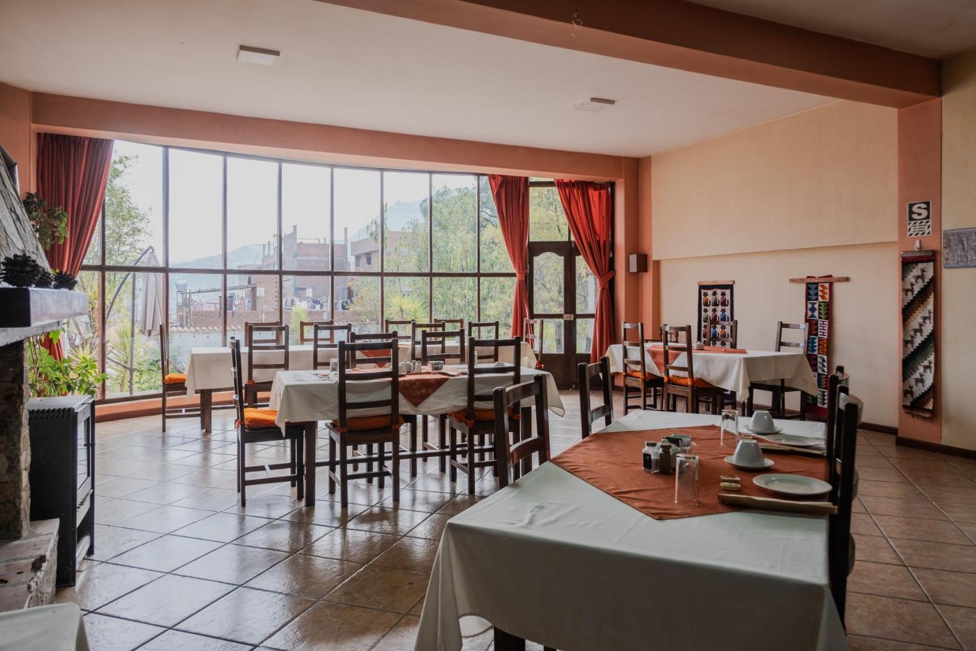Hotel Santa Cruz Уарас Екстериор снимка