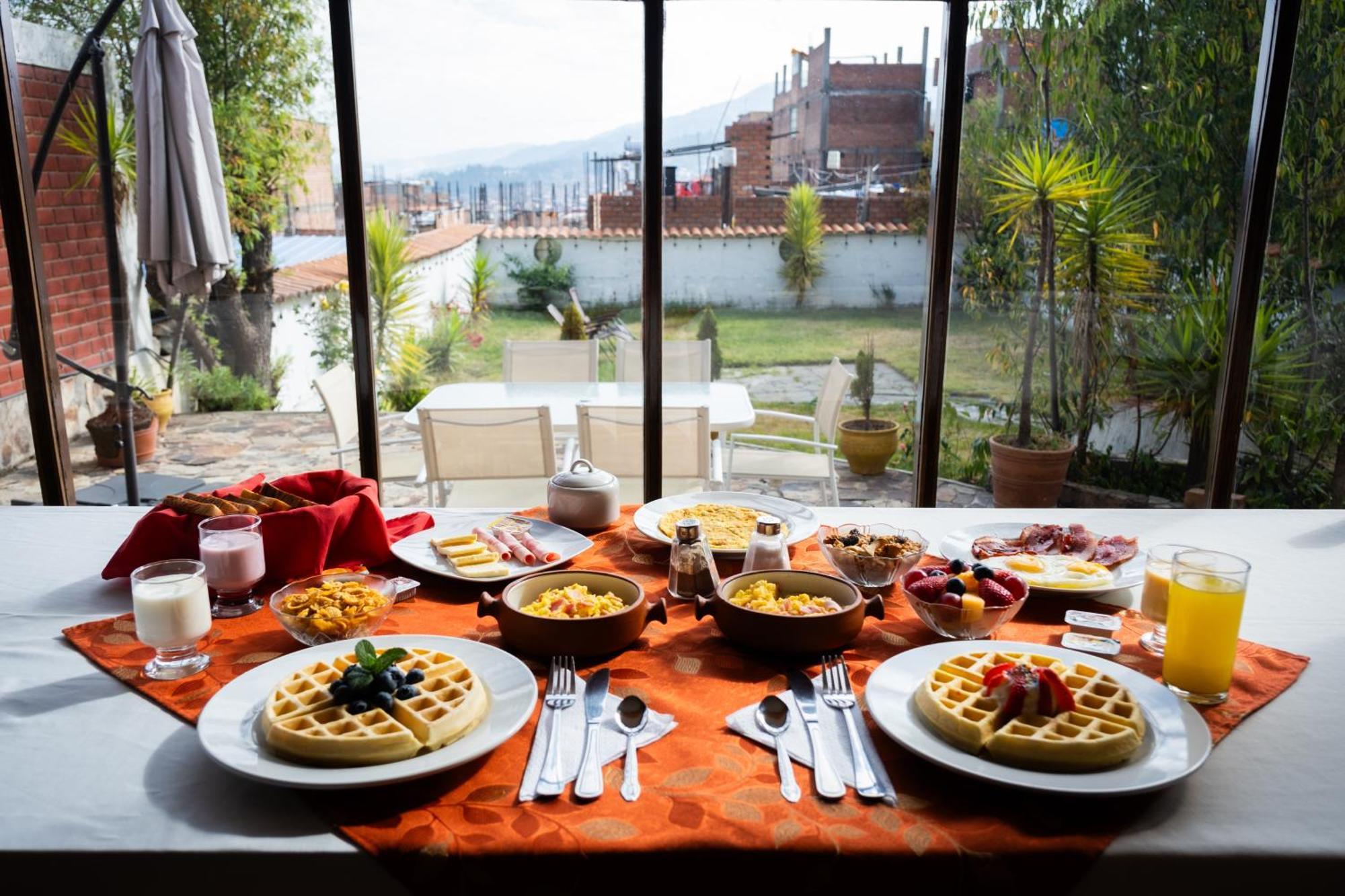 Hotel Santa Cruz Уарас Екстериор снимка