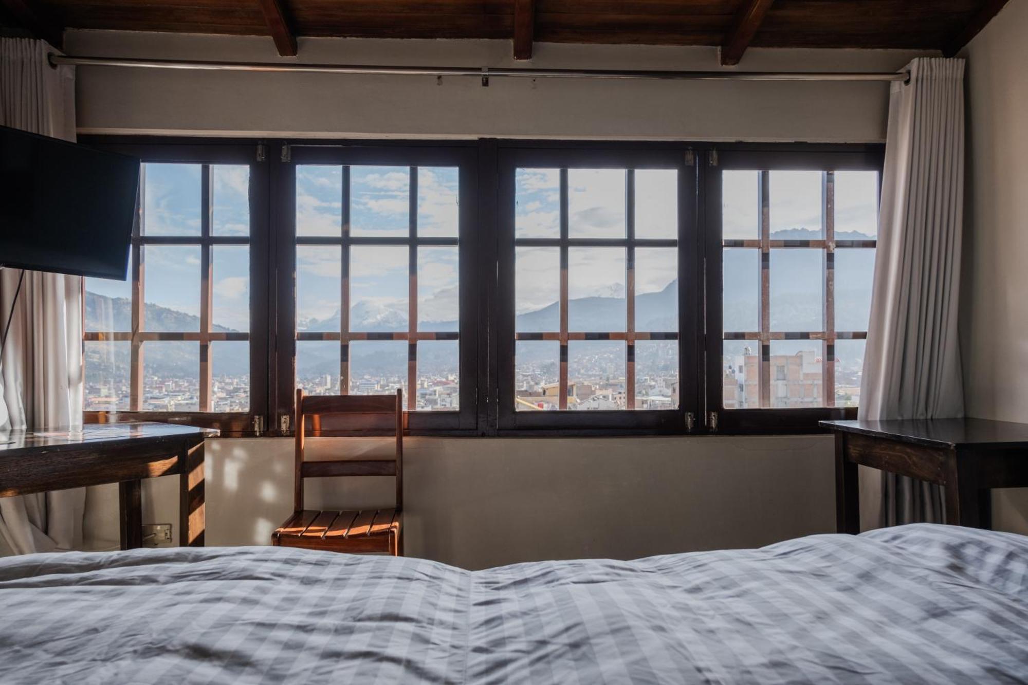 Hotel Santa Cruz Уарас Екстериор снимка
