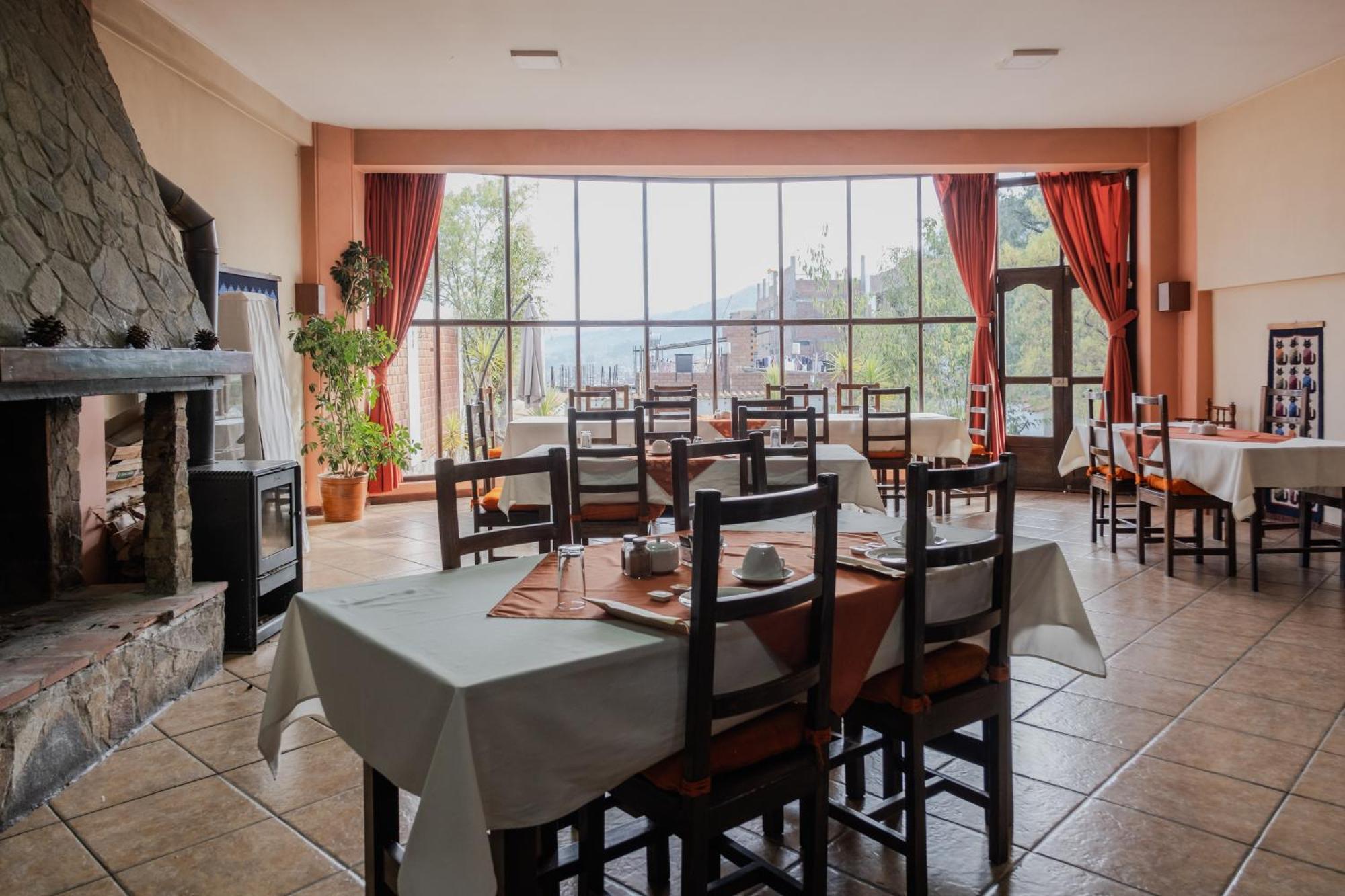 Hotel Santa Cruz Уарас Екстериор снимка