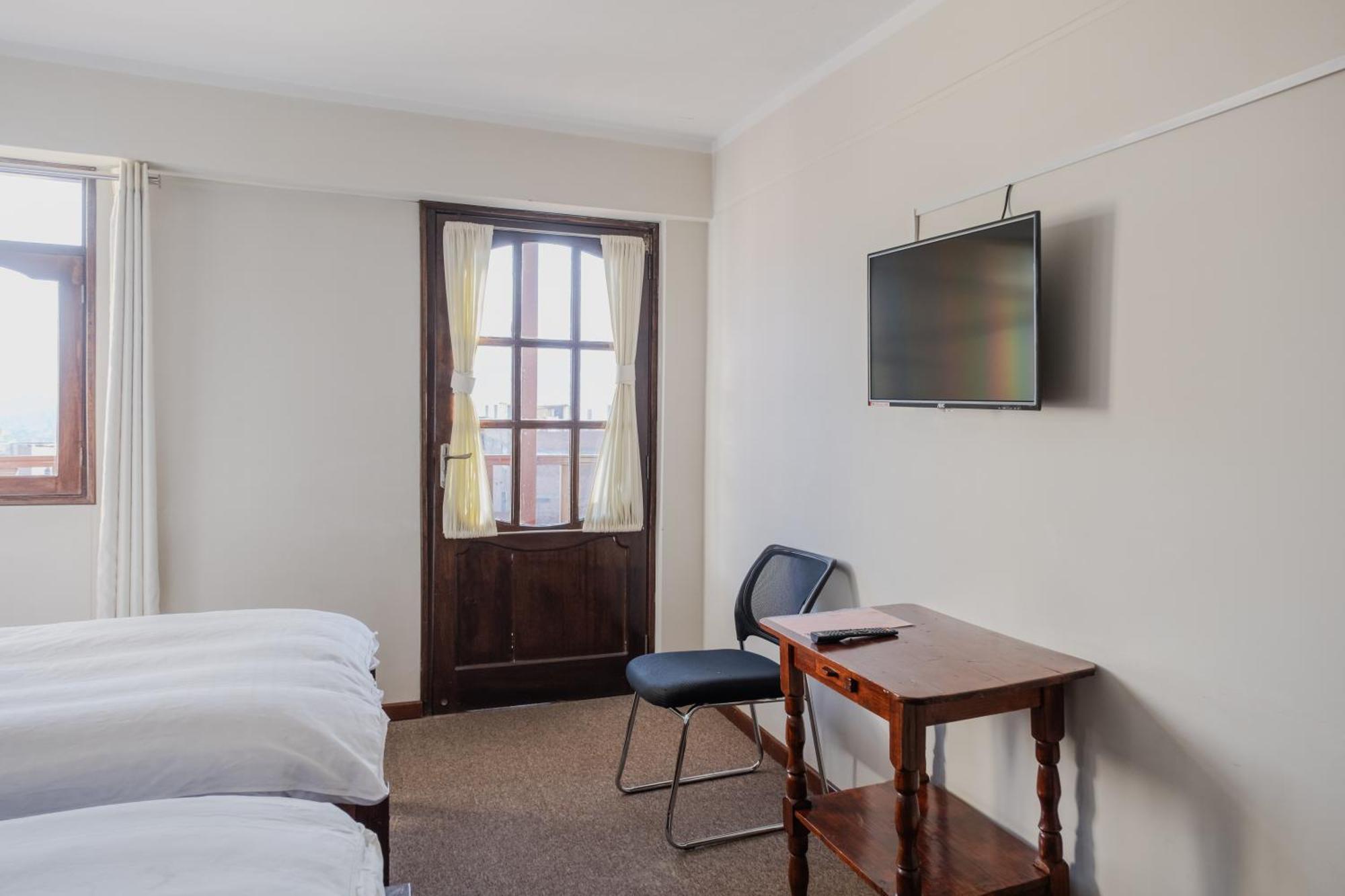 Hotel Santa Cruz Уарас Екстериор снимка