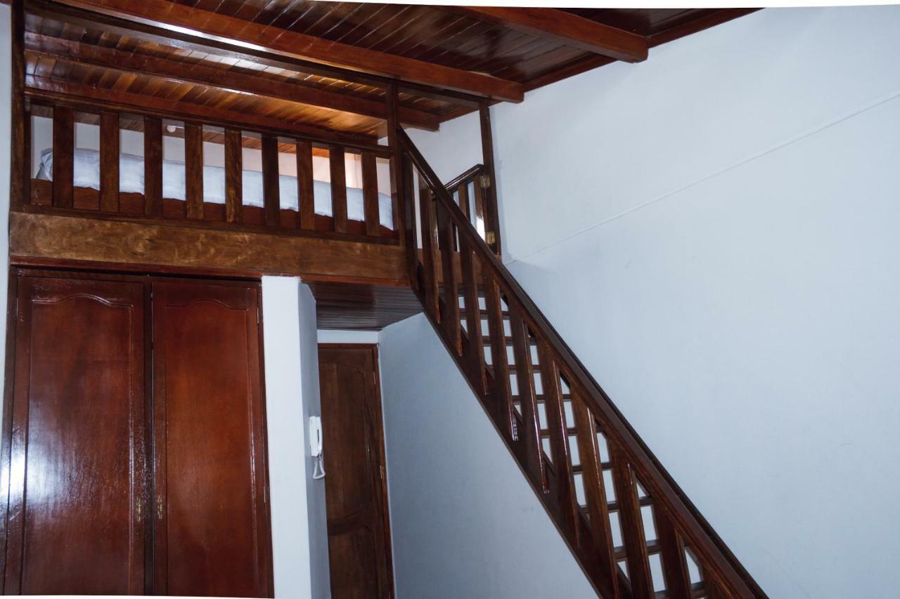 Hotel Santa Cruz Уарас Екстериор снимка