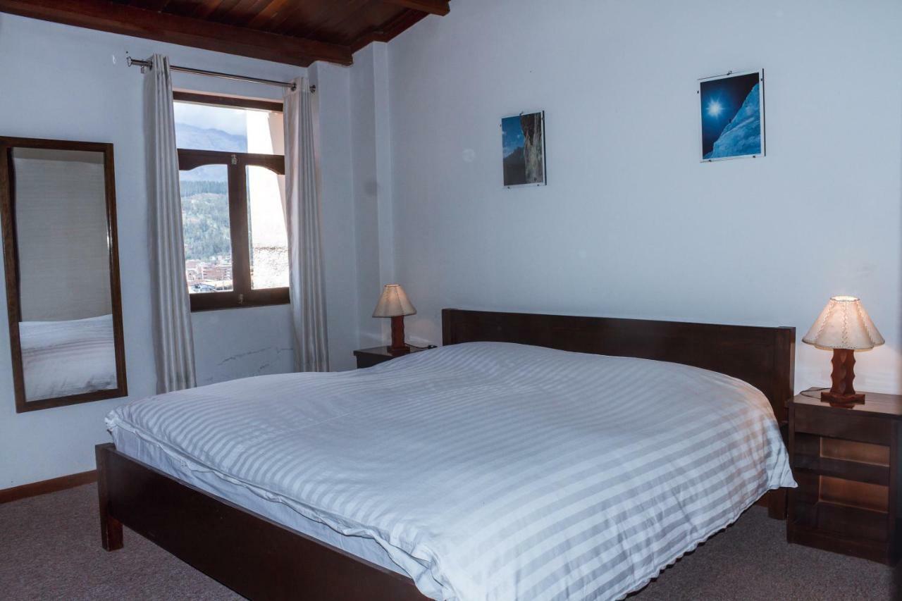 Hotel Santa Cruz Уарас Екстериор снимка