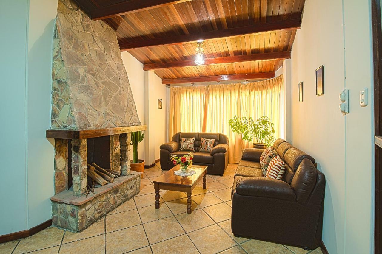 Hotel Santa Cruz Уарас Екстериор снимка